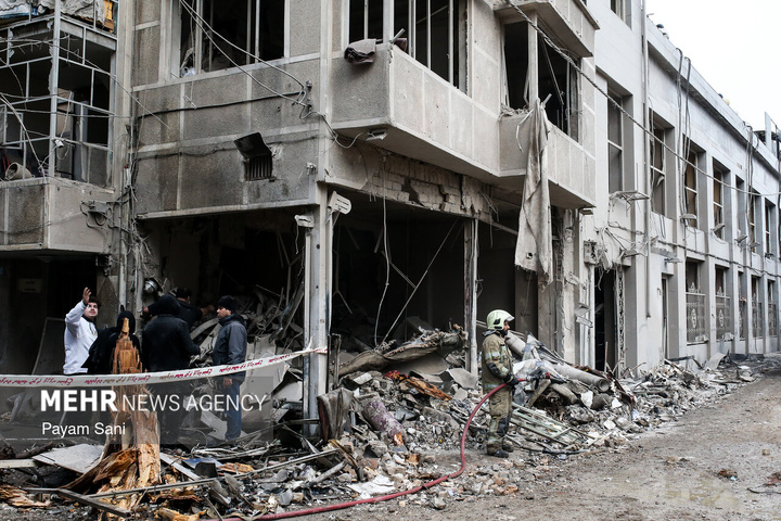 آثار تجاوز به مناطق مسکونی تهران