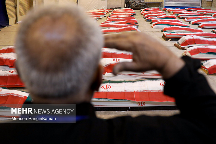 ورود پیکر شهدای ناو دنا به معراج شهدا بهشت زهرا