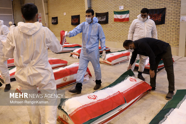 ورود پیکر شهدای ناو دنا به معراج شهدا بهشت زهرا