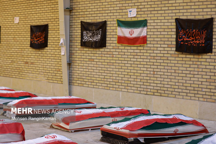 ورود پیکر شهدای ناو دنا به معراج شهدا بهشت زهرا