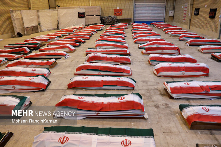 ورود پیکر شهدای ناو دنا به معراج شهدا بهشت زهرا