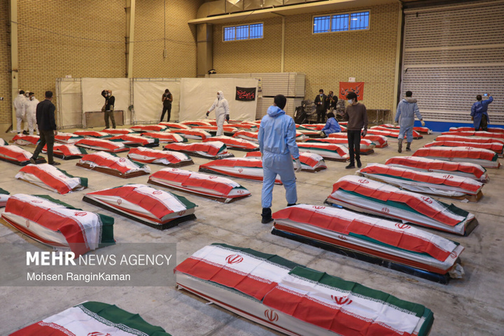 ورود پیکر شهدای ناو دنا به معراج شهدا بهشت زهرا