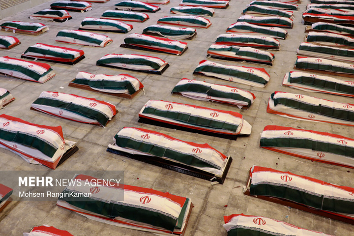 ورود پیکر شهدای ناو دنا به معراج شهدا بهشت زهرا