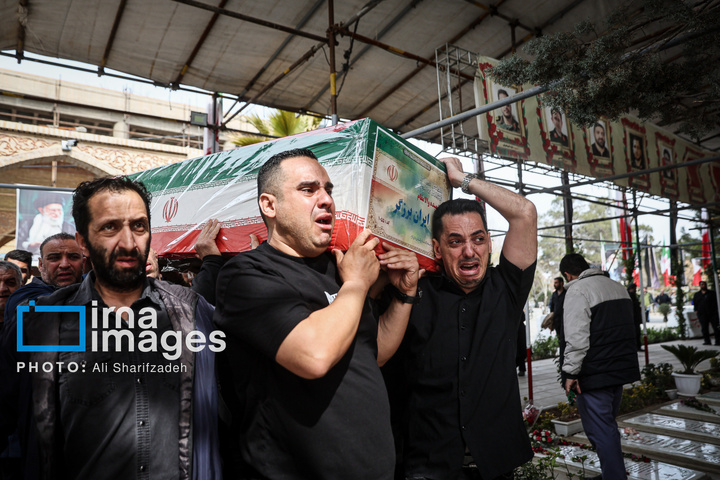 تدفین پیکر شهدای حملات آمریکا و رژیم صهیونیستی در بهشت زهرا (س)