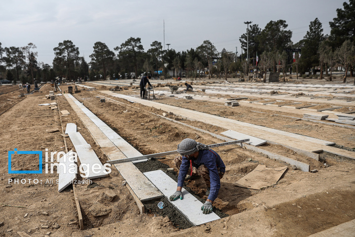 تدفین پیکر شهدای حملات آمریکا و رژیم صهیونیستی در بهشت زهرا (س)