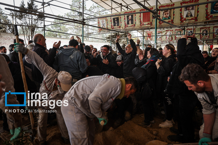 تدفین پیکر شهدای حملات آمریکا و رژیم صهیونیستی در بهشت زهرا (س)