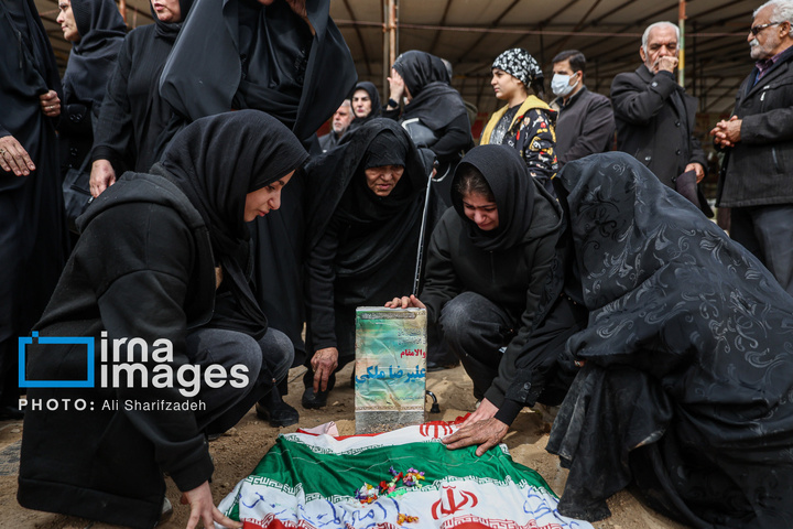 تدفین پیکر شهدای حملات آمریکا و رژیم صهیونیستی در بهشت زهرا (س)