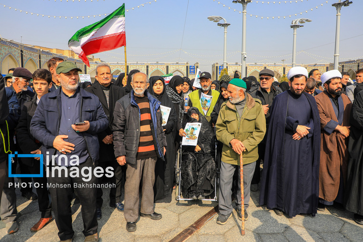 تشییع پیکر شهدای حمله به بیت رهبری در مشهد