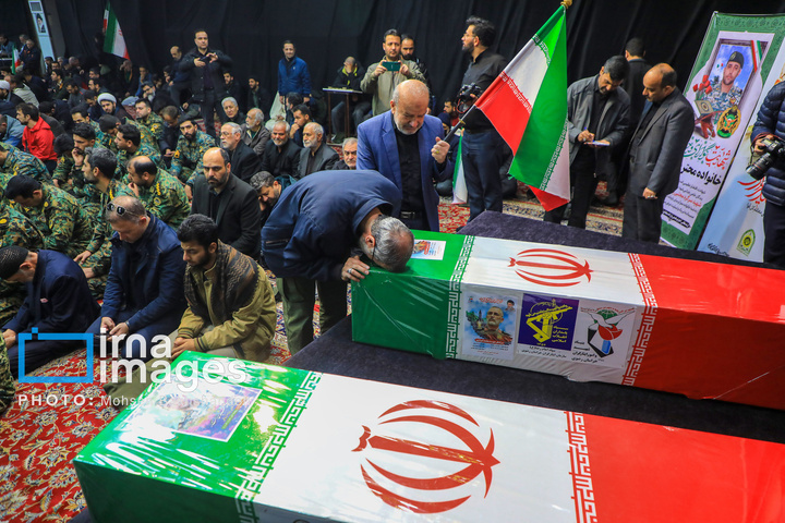 تشییع پیکر شهدای حمله به بیت رهبری در مشهد