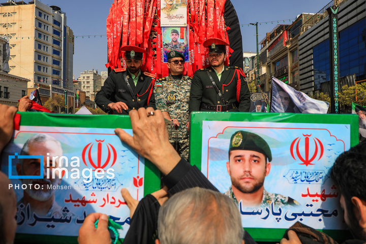 تشییع پیکر شهدای حمله به بیت رهبری در مشهد