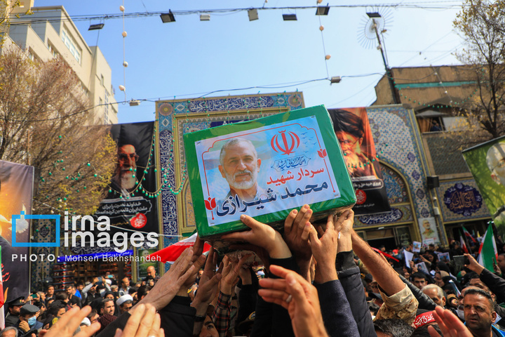 تشییع پیکر شهدای حمله به بیت رهبری در مشهد