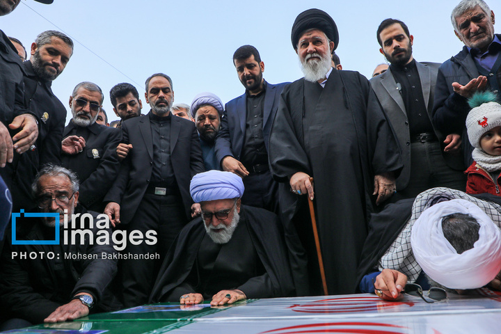 تشییع پیکر شهدای حمله به بیت رهبری در مشهد