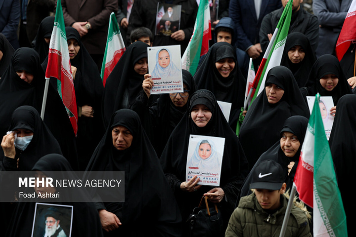 تجمع فرهنگیان و دانش‌آموزان در محکومیت جنایات آمریکایی صهیونیستی