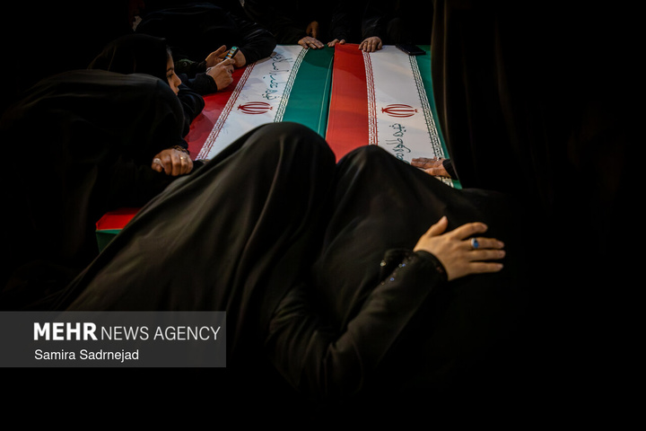 قطعه ۴۲ بهشت زهرا مراسم وداع با پیکر شهدا