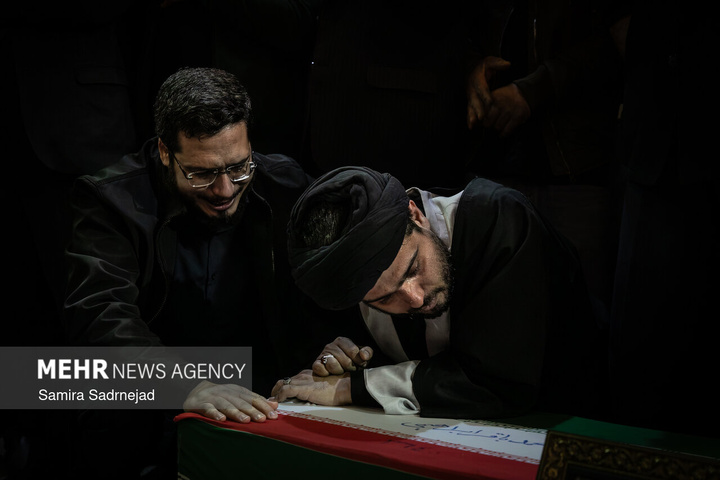 قطعه ۴۲ بهشت زهرا مراسم وداع با پیکر شهدا