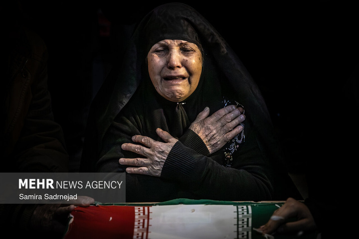 قطعه ۴۲ بهشت زهرا مراسم وداع با پیکر شهدا