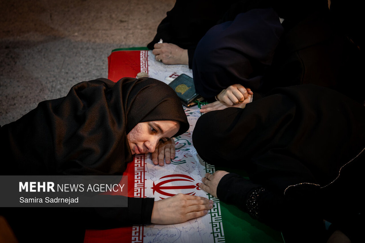 قطعه ۴۲ بهشت زهرا مراسم وداع با پیکر شهدا