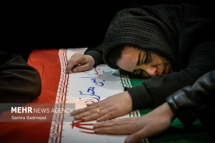 قطعه ۴۲ بهشت زهرا مراسم وداع با پیکر شهدا