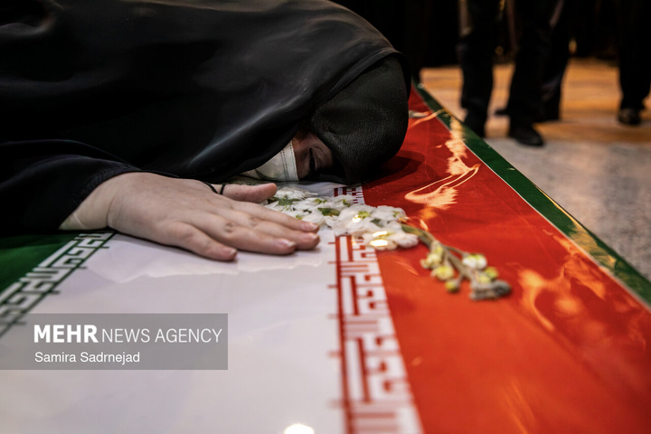 قطعه ۴۲ بهشت زهرا مراسم وداع با پیکر شهدا