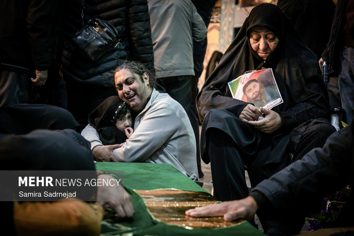 قطعه ۴۲ بهشت زهرا مراسم وداع با پیکر شهدا