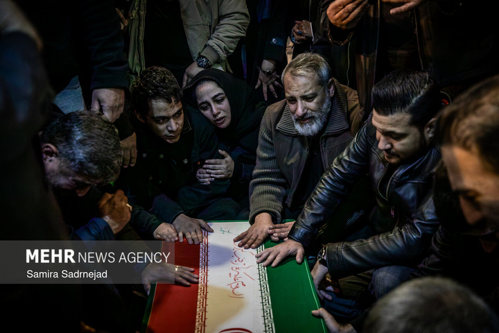 قطعه ۴۲ بهشت زهرا مراسم وداع با پیکر شهدا