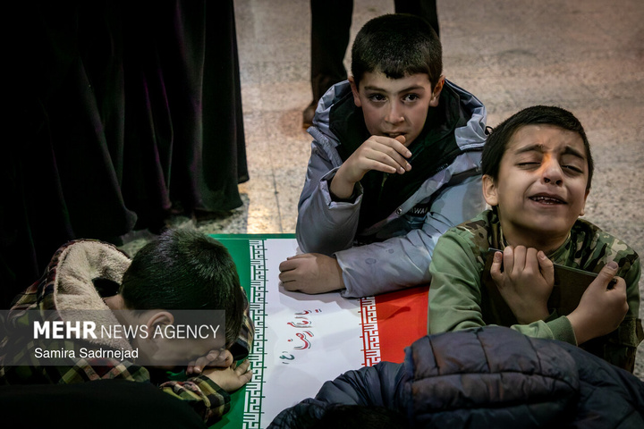 قطعه ۴۲ بهشت زهرا مراسم وداع با پیکر شهدا