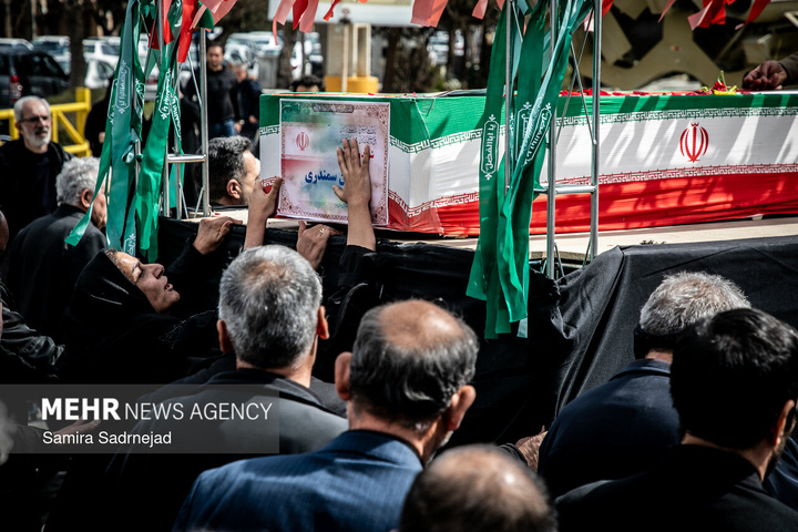 قطعه ۴۲ بهشت زهرا مراسم وداع با پیکر شهدا