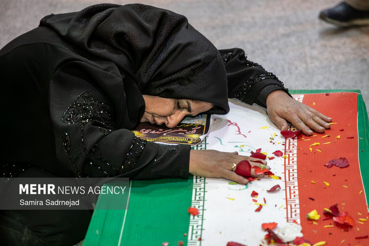 قطعه ۴۲ بهشت زهرا مراسم وداع با پیکر شهدا