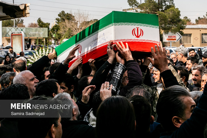 قطعه ۴۲ بهشت زهرا مراسم وداع با پیکر شهدا