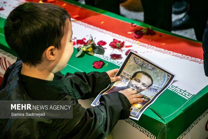 قطعه ۴۲ بهشت زهرا مراسم وداع با پیکر شهدا