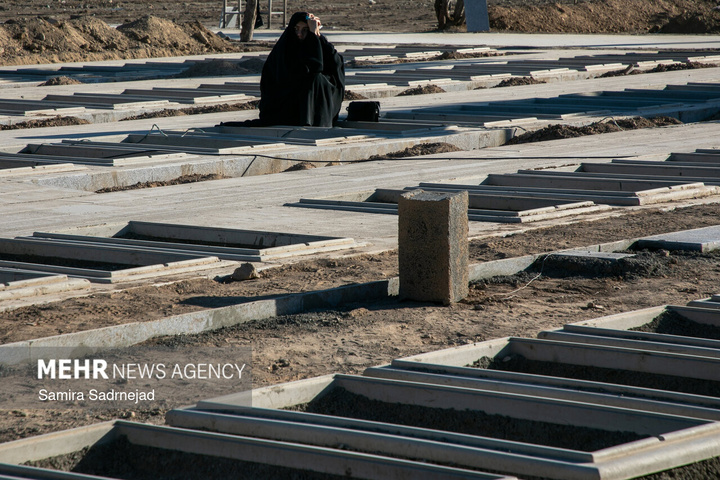 قطعه ۴۲ بهشت زهرا مراسم وداع با پیکر شهدا