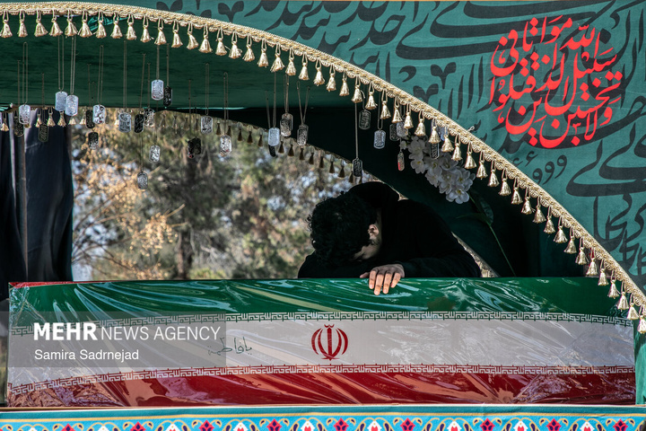 قطعه ۴۲ بهشت زهرا مراسم وداع با پیکر شهدا