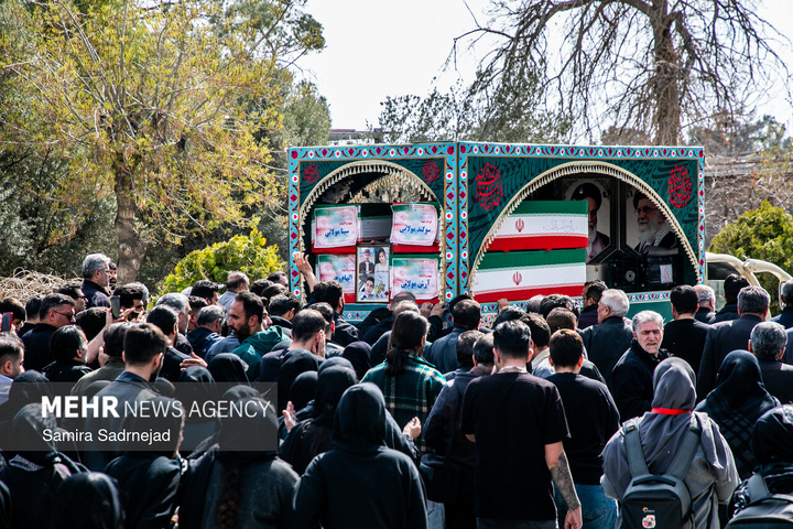 قطعه ۴۲ بهشت زهرا مراسم وداع با پیکر شهدا