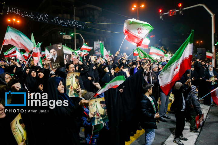 سوگواری برای رهبر شهید و بیعت با رهبر جدید در فلکه دوم تهرانپارس