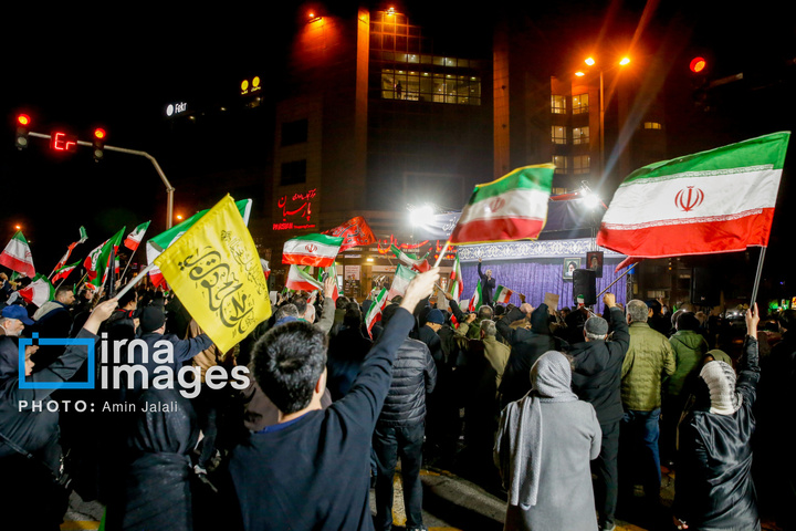 سوگواری برای رهبر شهید و بیعت با رهبر جدید در فلکه دوم تهرانپارس