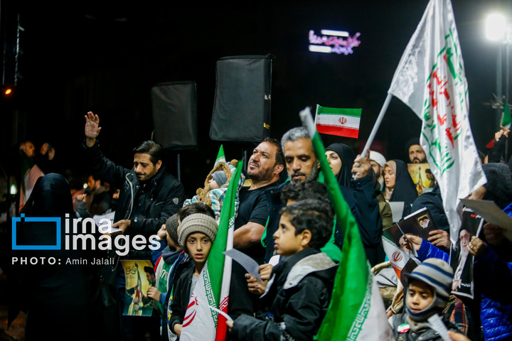 سوگواری برای رهبر شهید و بیعت با رهبر جدید در فلکه دوم تهرانپارس