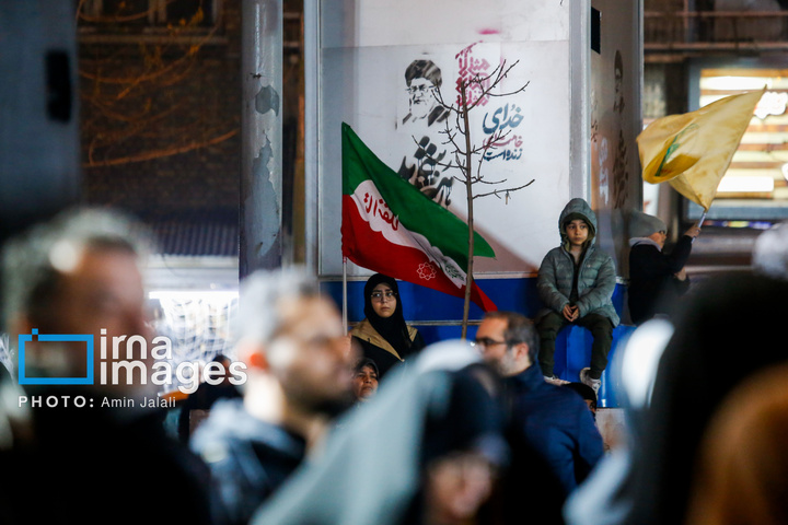 سوگواری برای رهبر شهید و بیعت با رهبر جدید در فلکه دوم تهرانپارس