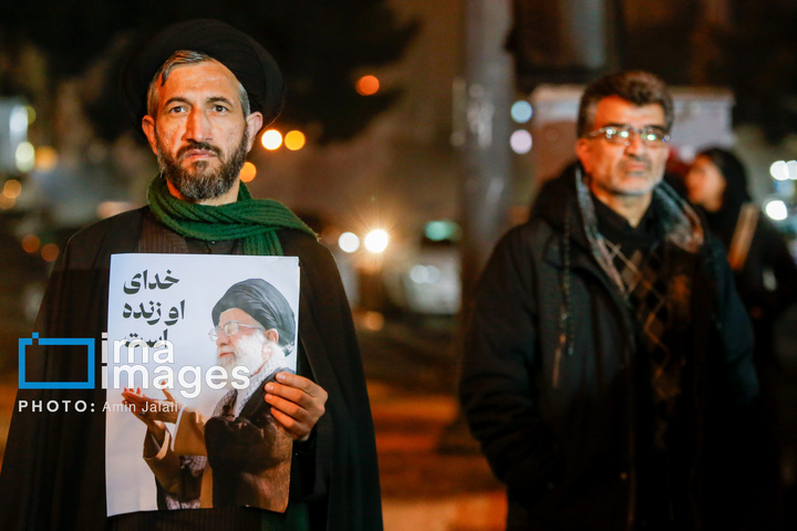 سوگواری برای رهبر شهید و بیعت با رهبر جدید در فلکه دوم تهرانپارس