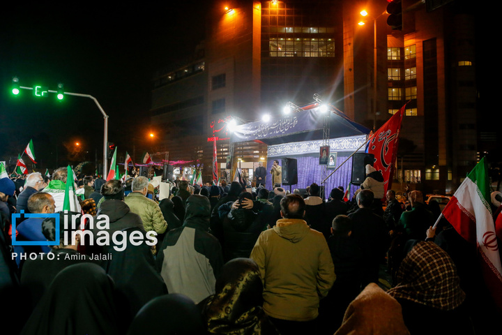 سوگواری برای رهبر شهید و بیعت با رهبر جدید در فلکه دوم تهرانپارس