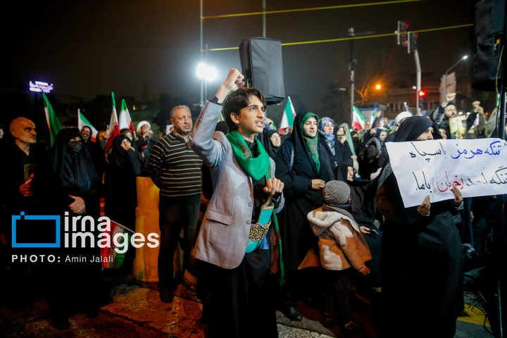 سوگواری برای رهبر شهید و بیعت با رهبر جدید در فلکه دوم تهرانپارس