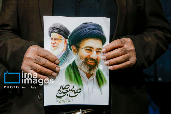 سوگواری برای رهبر شهید و بیعت با رهبر جدید در فلکه دوم تهرانپارس