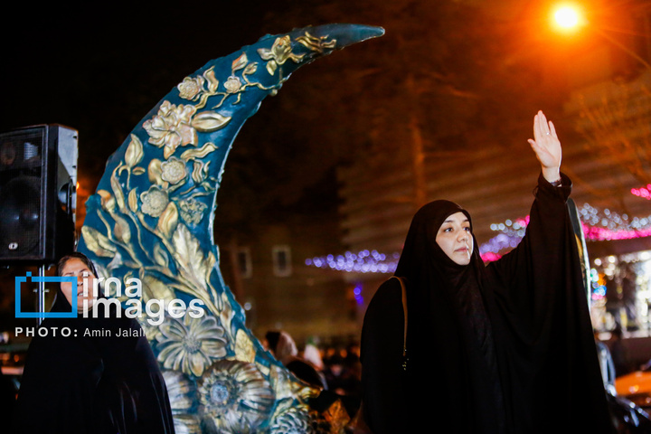 سوگواری برای رهبر شهید و بیعت با رهبر جدید در فلکه دوم تهرانپارس