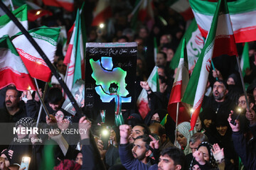 اجتماع حمایت از رزمندگان در مقابله با دشمن آمریکایی - صهیونی