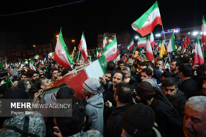 اجتماع حمایت از رزمندگان در مقابله با دشمن آمریکایی - صهیونی