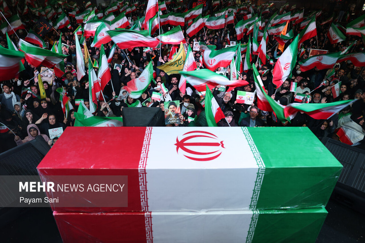 اجتماع حمایت از رزمندگان در مقابله با دشمن آمریکایی - صهیونی