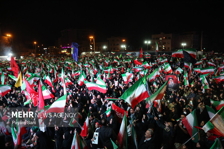 اجتماع حمایت از رزمندگان در مقابله با دشمن آمریکایی - صهیونی