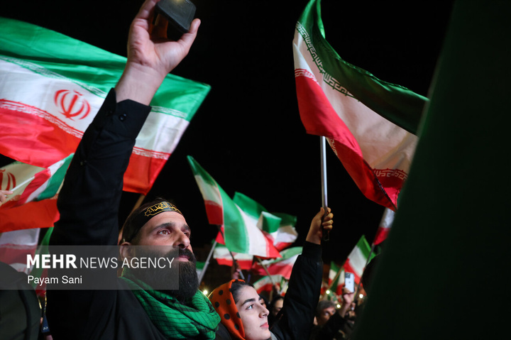 اجتماع حمایت از رزمندگان در مقابله با دشمن آمریکایی - صهیونی