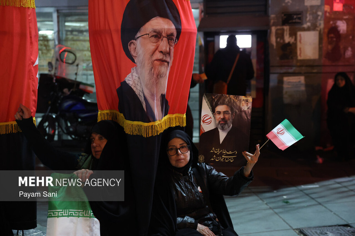 اجتماع حمایت از رزمندگان در مقابله با دشمن آمریکایی - صهیونی