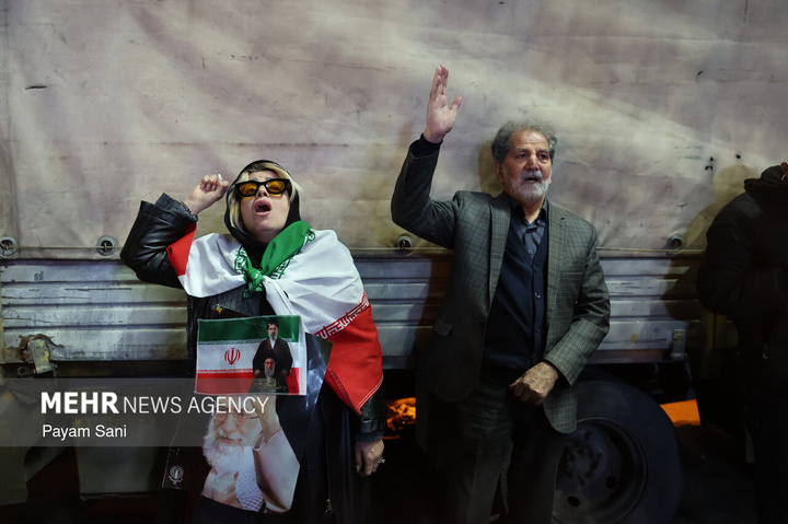 اجتماع حمایت از رزمندگان در مقابله با دشمن آمریکایی - صهیونی