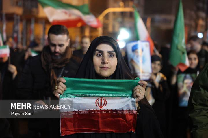 اجتماع حمایت از رزمندگان در مقابله با دشمن آمریکایی - صهیونی